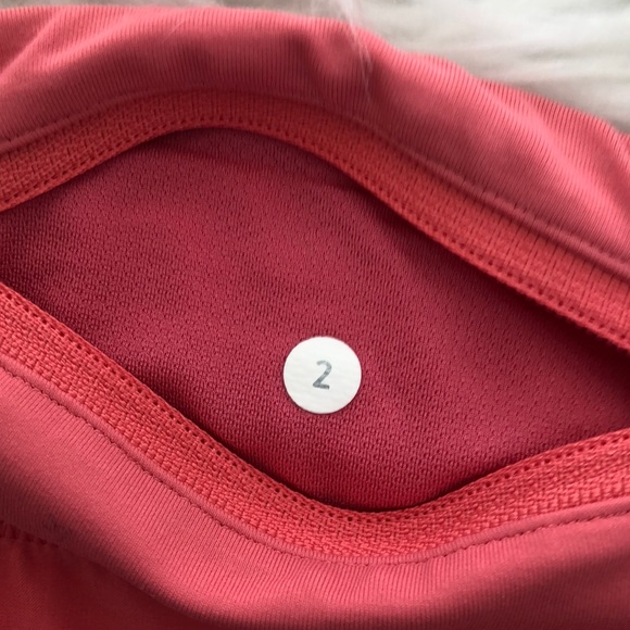 Lulemon Women’s Speed Up Short Like New - Picture 3 of 4